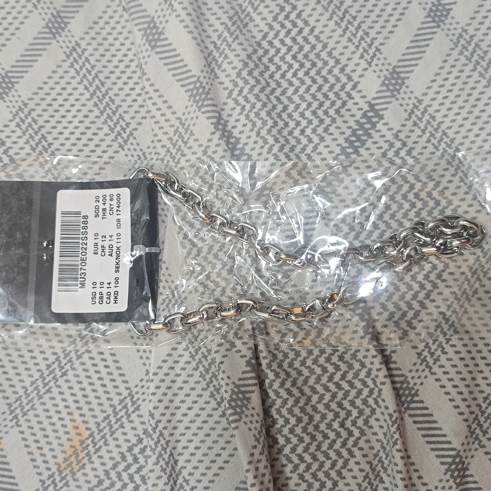 Chain - Picture 2 of 3